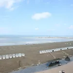 Apartment For 4 Near The