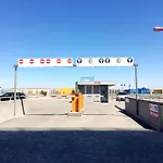 For 4 Near The Apartment *