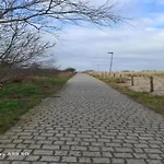 For 4 Near The Apartment