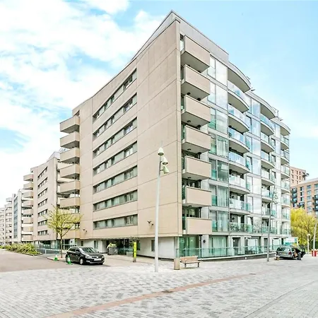 Apartment For 4 Near The *